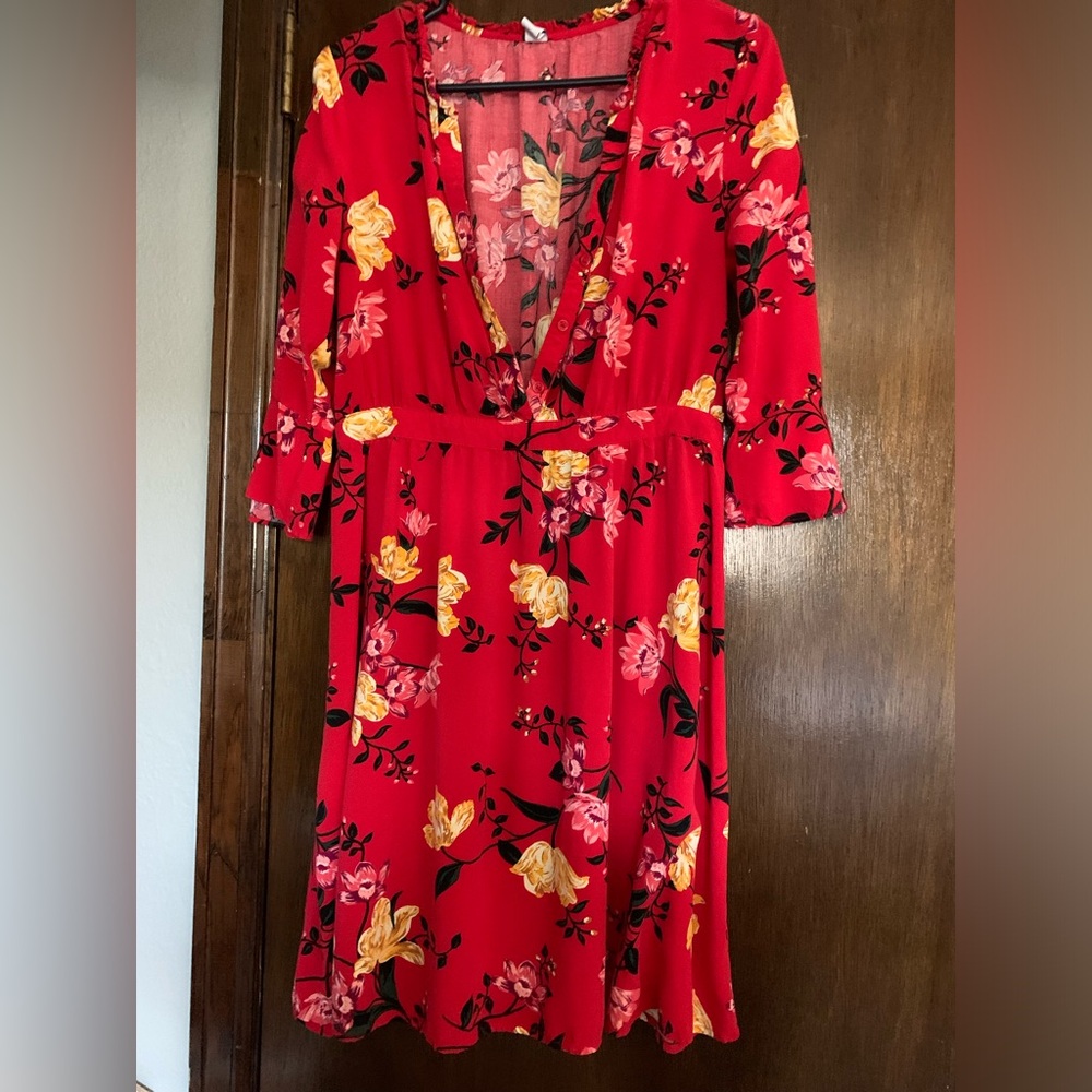 RED FLORAL OLD NAVY SZ LARGE  TRUMPET SLEEVE DRESS